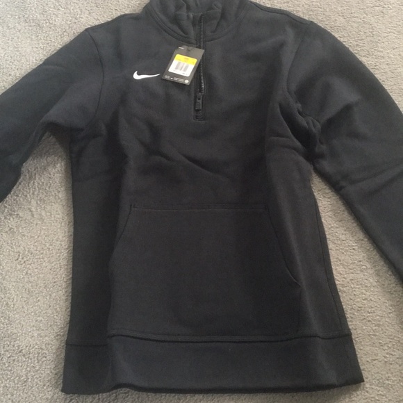 NWT Men\u2019s Nike sweatshirt. No hood NWT